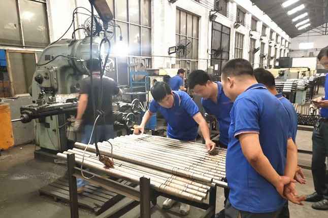 兰州杨金社区服务平台有限公司每周对各个工序进行质量监督检验的现场。