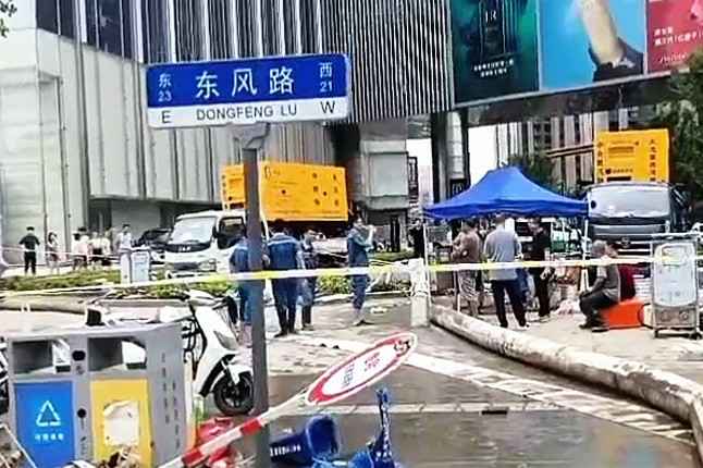 兰州杨金社区服务平台有限公司排涝突击队在排涝现场